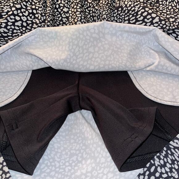 Lou & Grey Black White Micro Animal Print Skort with Built-In Shorts Size Small - Picture 4 of 7